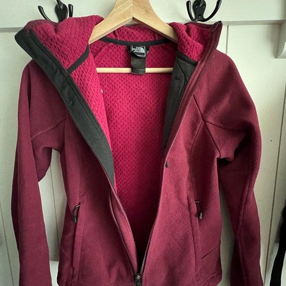 The North Face | Windwall | boysenberry | zip up | 3 pockets | XS | fleece |coat - Picture 6 of 6